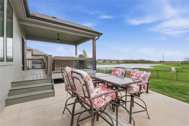 19415 W 201st Terrace, Spring Hill, KS 66083