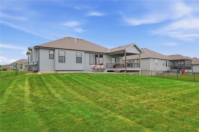 19415 W 201st Terrace, Spring Hill, KS 66083