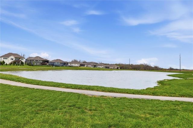19415 W 201st Terrace, Spring Hill, KS 66083