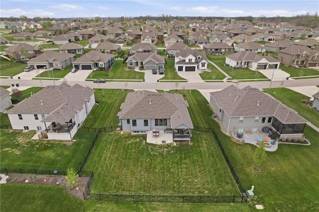 19415 W 201st Terrace, Spring Hill, KS 66083