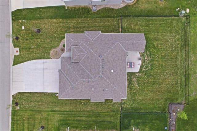 19415 W 201st Terrace, Spring Hill, KS 66083
