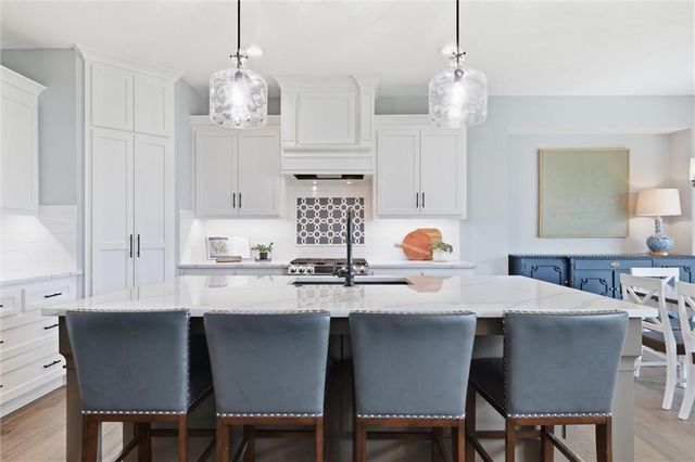 19415 W 201st Terrace, Spring Hill, KS 66083