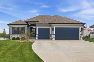 19415 W 201st Terrace, Spring Hill, KS 66083