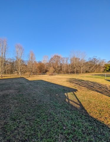 783 N Farm Ct, Murfreesboro, TN 37128