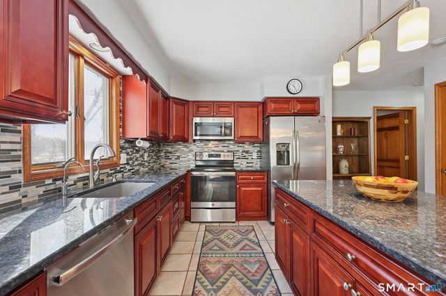 36 Bigelow Road, New Fairfield, CT 06812