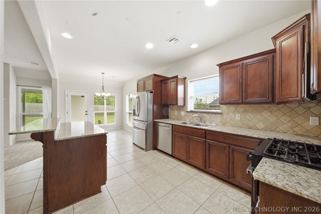 11202 S Madison Street, Jenks, OK 74037