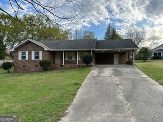 215 Fayetteville Road, Fairburn, GA 30213