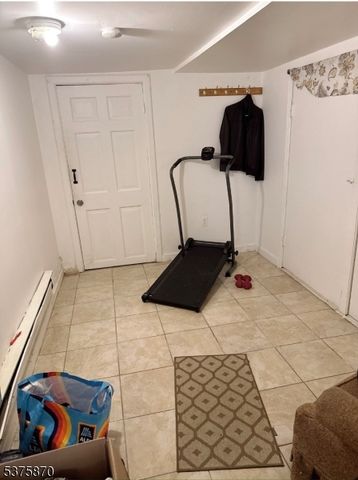 78 Pearl St, Paterson City, NJ 07501