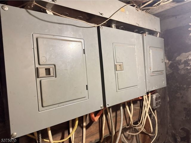 78 Pearl St, Paterson City, NJ 07501