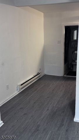 78 Pearl St, Paterson City, NJ 07501