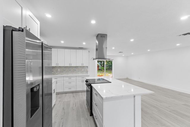 425 Greenbriar Drive, Lake Park, FL 33403