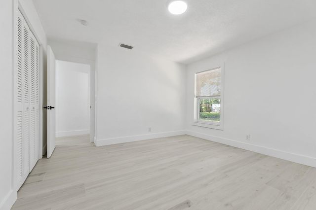 425 Greenbriar Drive, Lake Park, FL 33403