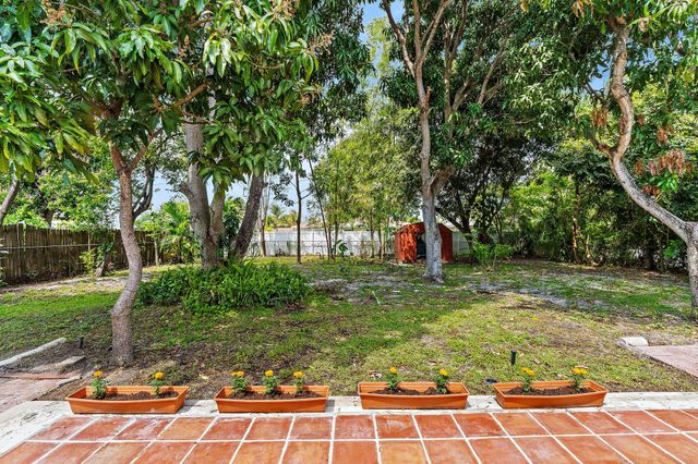 425 Greenbriar Drive, Lake Park, FL 33403