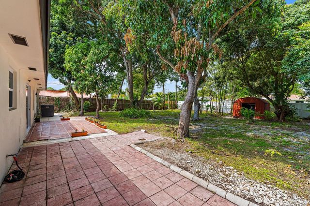 425 Greenbriar Drive, Lake Park, FL 33403