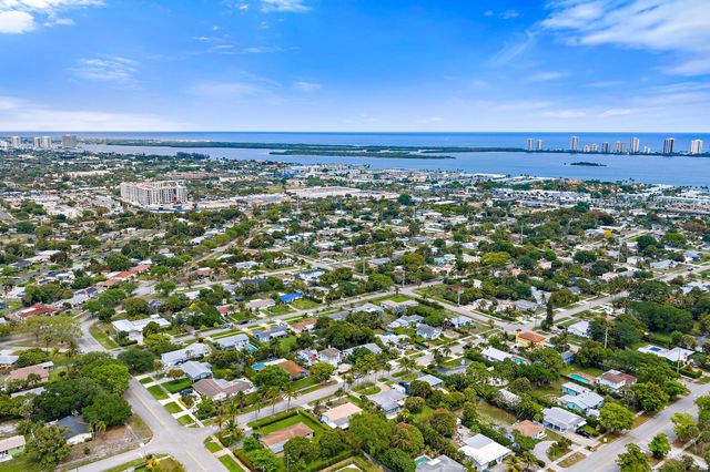 425 Greenbriar Drive, Lake Park, FL 33403