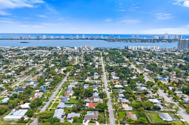 425 Greenbriar Drive, Lake Park, FL 33403