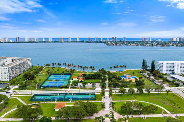 425 Greenbriar Drive, Lake Park, FL 33403