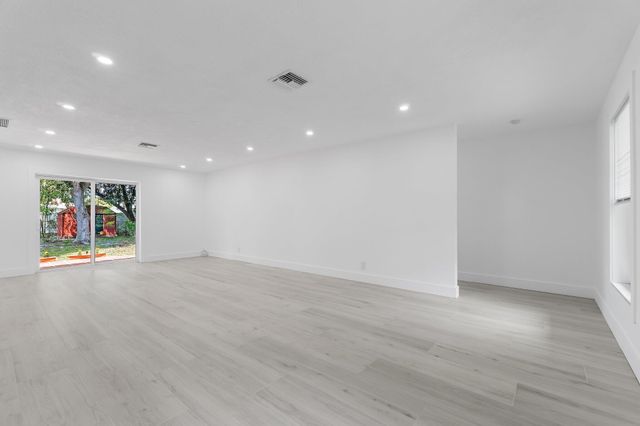 425 Greenbriar Drive, Lake Park, FL 33403