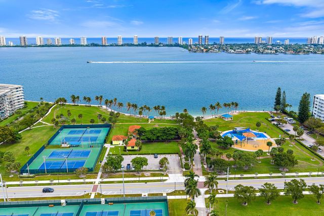 425 Greenbriar Drive, Lake Park, FL 33403