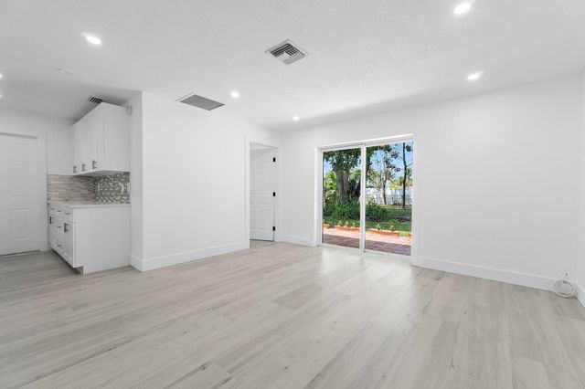 425 Greenbriar Drive, Lake Park, FL 33403