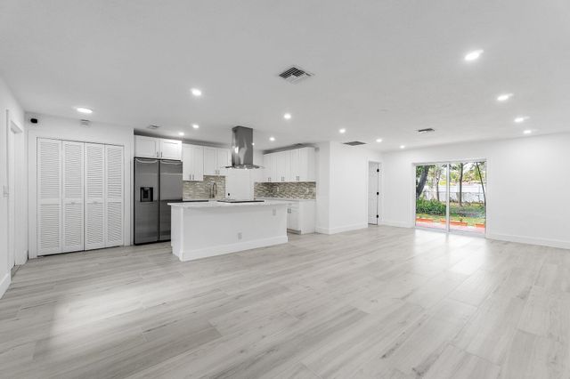 425 Greenbriar Drive, Lake Park, FL 33403