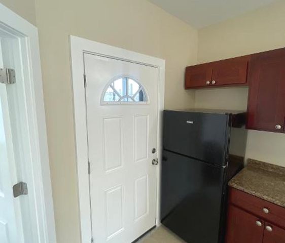 7743 S East End Avenue 3, Chicago, IL 60649