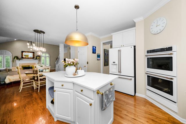 25842 Arcadia Drive, Novi, MI 48374