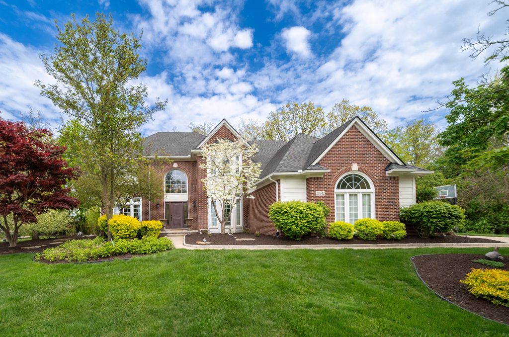 25842 Arcadia Drive, Novi, MI 48374