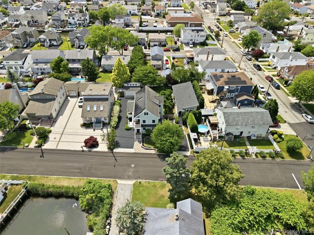 2540 Riverside Avenue, Seaford, NY 11783