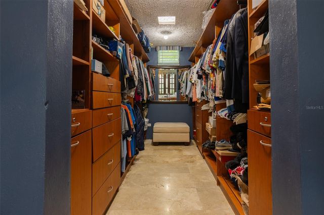 8 YAGUEZ | ESTANCIAS DEL RÍO, Aguas Buenas, PR 00703