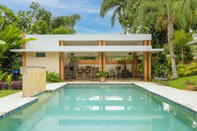 8 YAGUEZ | ESTANCIAS DEL RÍO, Aguas Buenas, PR 00703