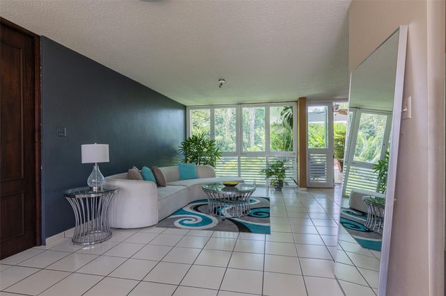 8 YAGUEZ | ESTANCIAS DEL RÍO, Aguas Buenas, PR 00703