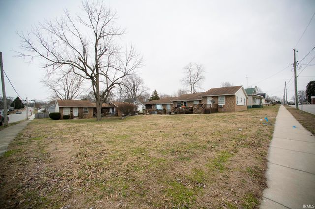 912 N Main Street, Bicknell, IN 47512