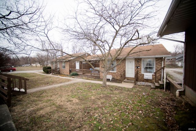 912 N Main Street, Bicknell, IN 47512