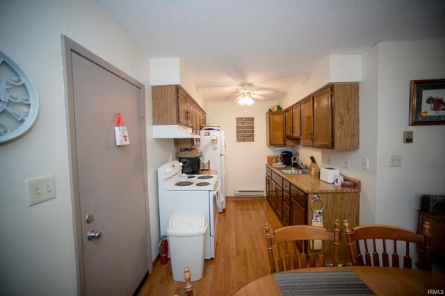 912 N Main Street, Bicknell, IN 47512