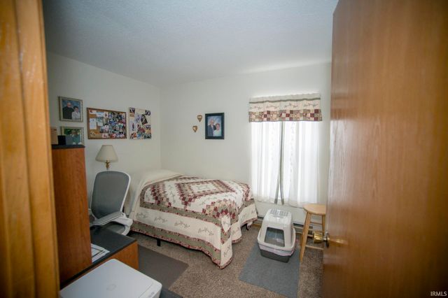 912 N Main Street, Bicknell, IN 47512