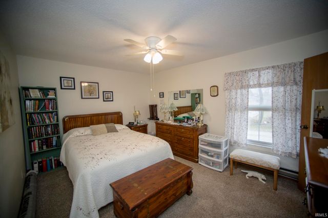 912 N Main Street, Bicknell, IN 47512