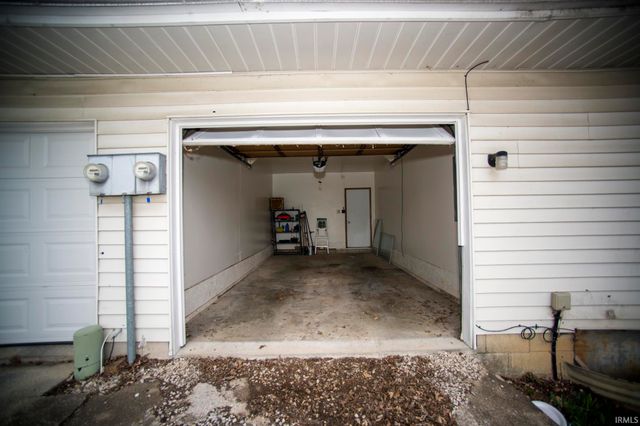 912 N Main Street, Bicknell, IN 47512