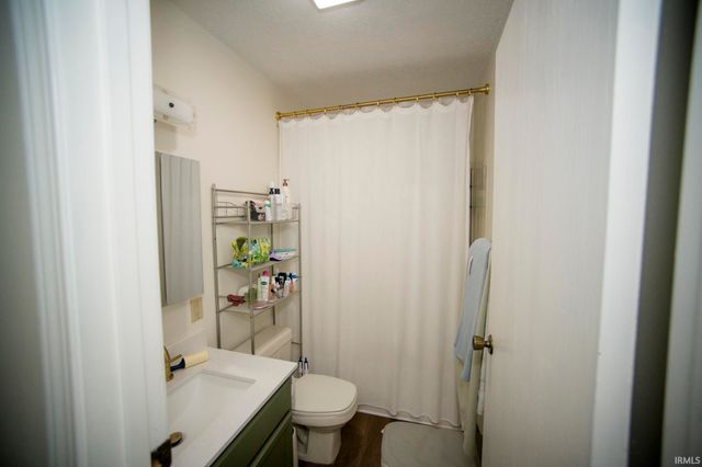 912 N Main Street, Bicknell, IN 47512