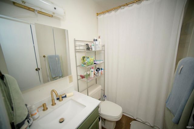 912 N Main Street, Bicknell, IN 47512