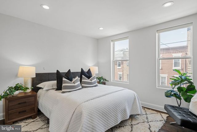 1911 S 11TH ST, Philadelphia, PA 19148