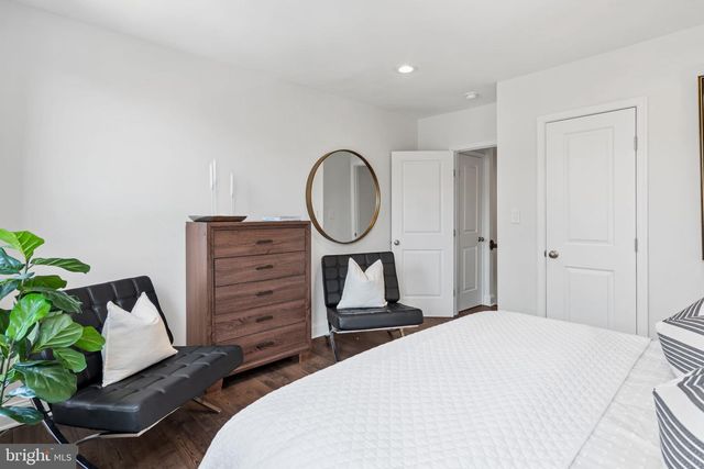 1911 S 11TH ST, Philadelphia, PA 19148