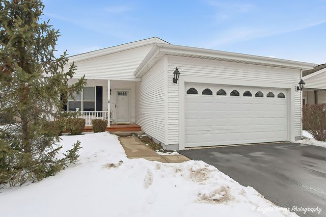 54 Rocking Horse Lane, Grayslake, IL 60030