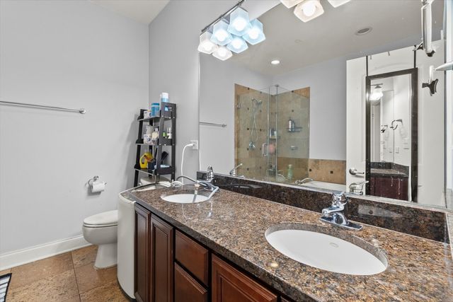 6414 N Hoyne Avenue 3W, Chicago, IL 60645