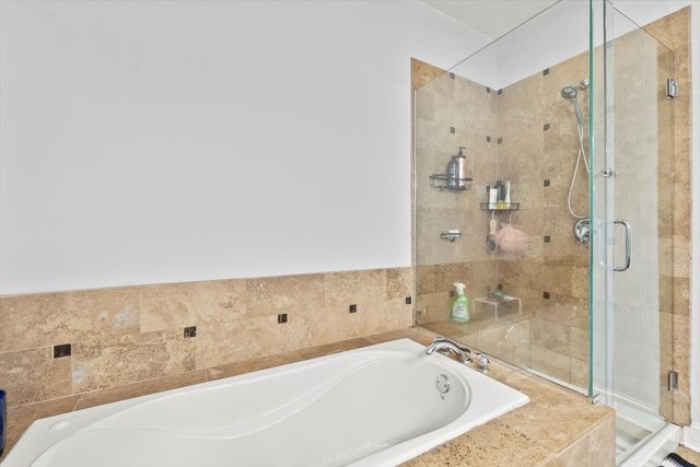 6414 N Hoyne Avenue 3W, Chicago, IL 60645
