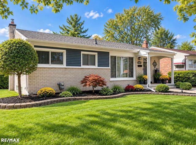 29901 Rosebriar Street, St Clair Shores, MI 48082