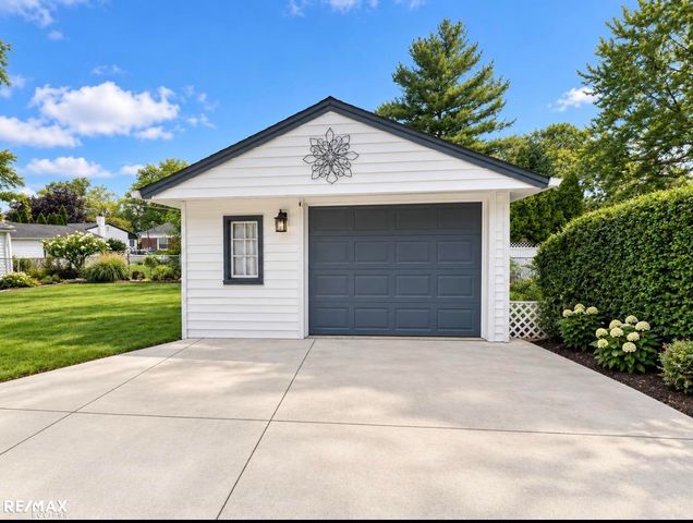 29901 Rosebriar Street, St Clair Shores, MI 48082
