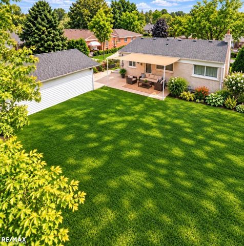 29901 Rosebriar Street, St Clair Shores, MI 48082