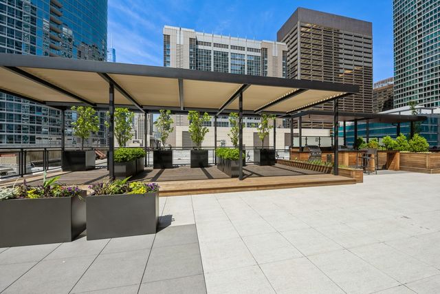 512 N McClurg Court 504, Chicago, IL 60611