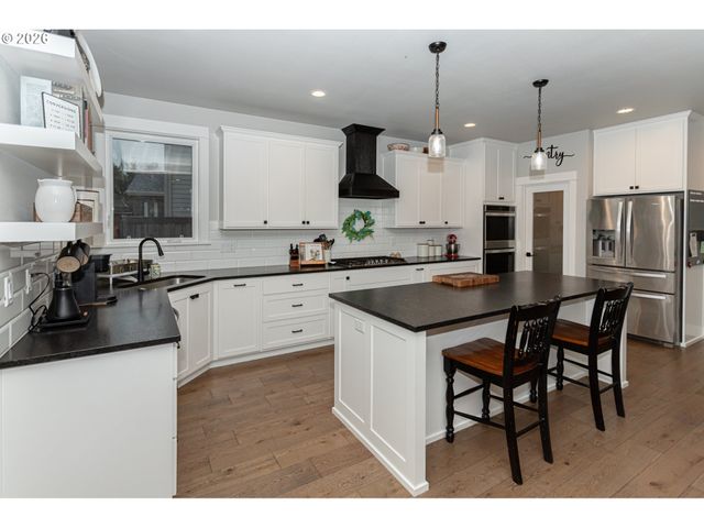 1551 ALSEA Dr, Eugene, OR 97408